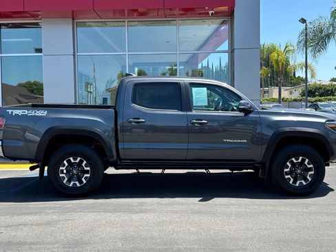 Certified 2023 Toyota Tacoma TRD Off-Road AWD/4WD image 4