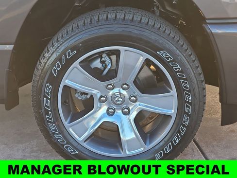 New 2026 RAM 1500 Express AWD/4WD image 39