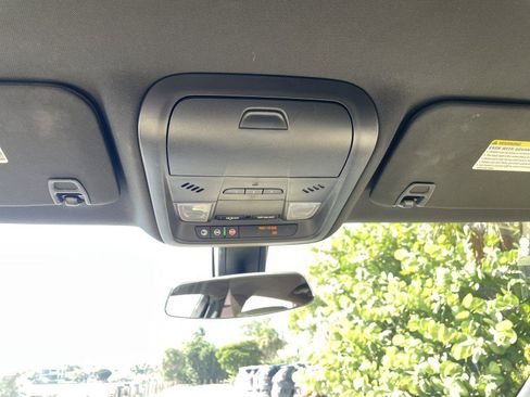 Used 2019 Cadillac XT5 FWD image 22