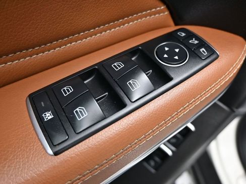 Used 2018 Mercedes-Benz GLS 550 4MATIC image 11