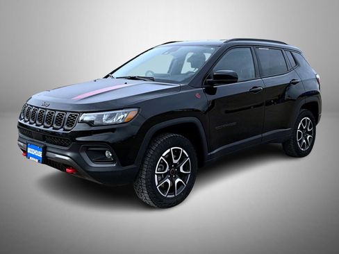 Used 2025 Jeep Compass Trailhawk AWD/4WD image 1