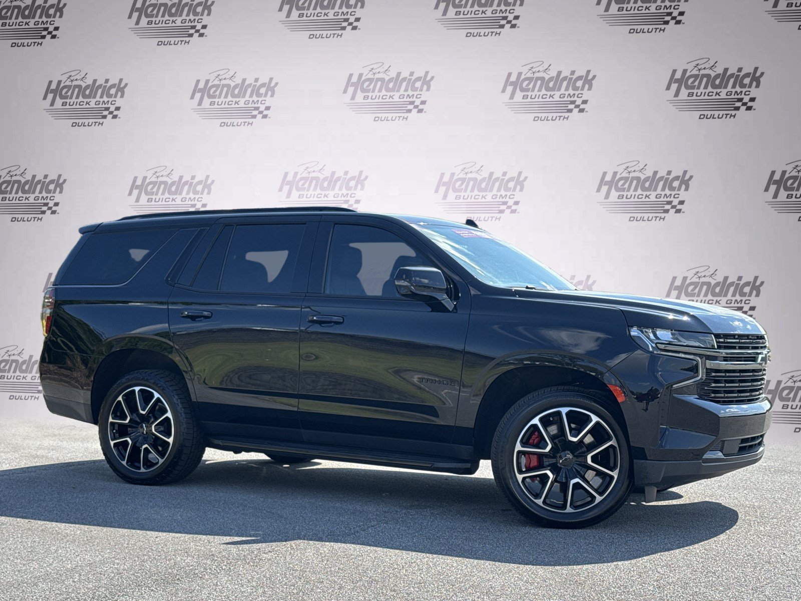 Used 2022 Chevrolet Tahoe RST w/ Luxury Package AWD/4WD image 2