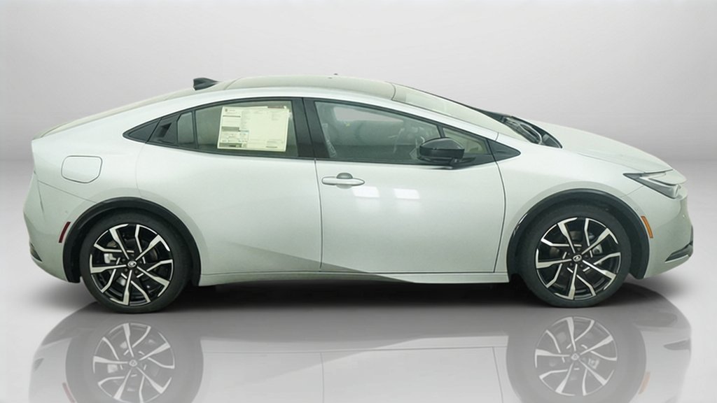 New 2027 Toyota Prius Plug-In Hybrid w/ Limited Premium Package FWD image 34