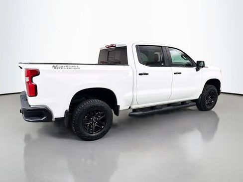 Used 2024 Chevrolet Silverado 1500 LT Trail Boss w/ Convenience Package II AWD/4WD image 9