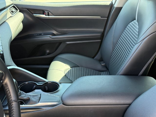 Used 2020 Toyota Camry SE FWD image 12