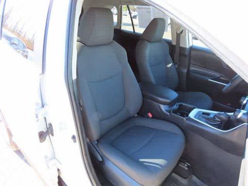 Used 2022 Toyota RAV4 LE image 15