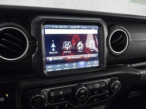 Used 2020 Jeep Wrangler Unlimited Sahara image 15