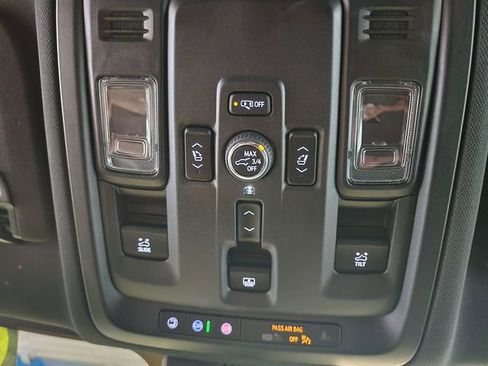 Certified 2025 Chevrolet Tahoe High Country AWD/4WD image 23