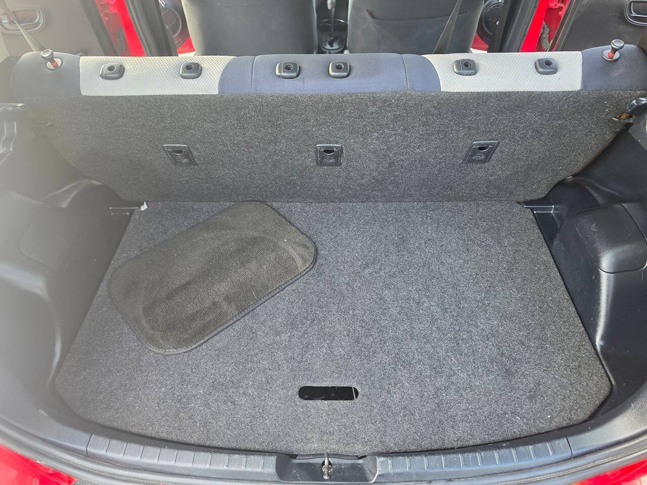 Used 2013 Toyota Yaris L FWD image 21