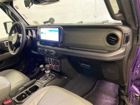 Certified 2026 Jeep Gladiator Mojave AWD/4WD image 23