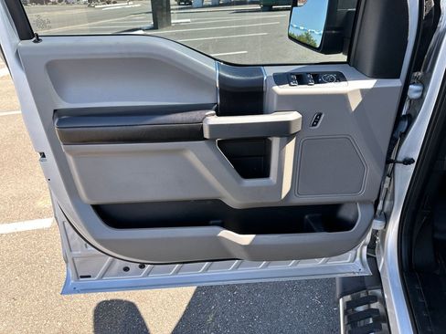 Used 2018 Ford F150 XLT AWD/4WD image 11