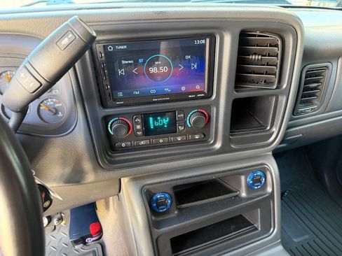 Used 2007 Chevrolet Silverado 2500 LT w/ Heavy-Duty Power Package image 54