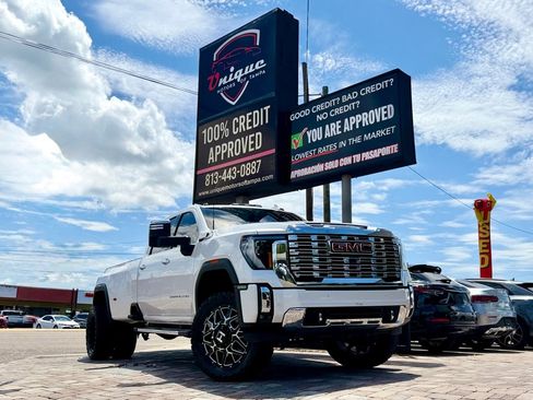 Used 2024 GMC Sierra 3500 Denali AWD/4WD image 23
