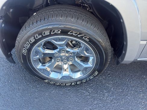 Used 2025 RAM 1500 Big Horn AWD/4WD image 9