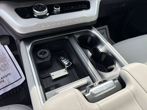New 2026 Ford Expedition Max Active RWD image 20