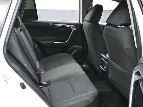Used 2025 Toyota RAV4 LE AWD/4WD image 30