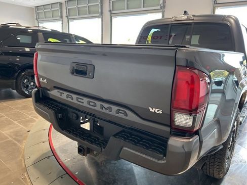 Used 2022 Toyota Tacoma SR image 7