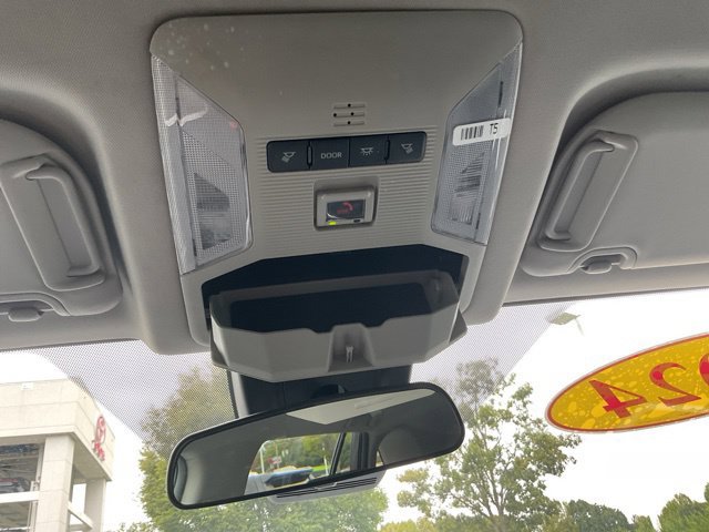 Used 2024 Toyota RAV4 XLE FWD image 31
