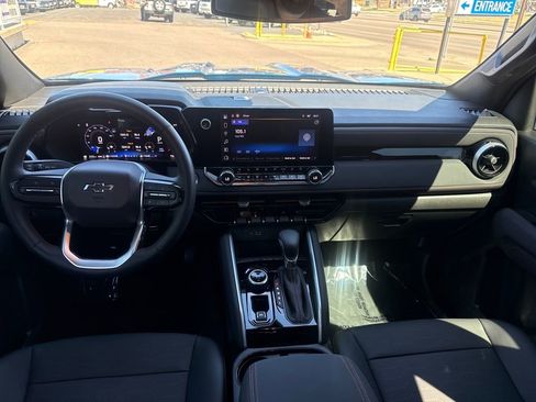 Used 2024 Chevrolet Colorado Z71 w/ Z71 Convenience Package 2 image 12