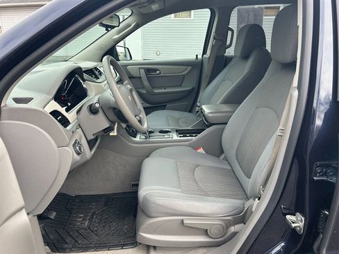 Used 2017 Chevrolet Traverse LS image 9