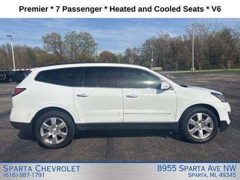 Used 2017 Chevrolet Traverse Premier FWD image 2
