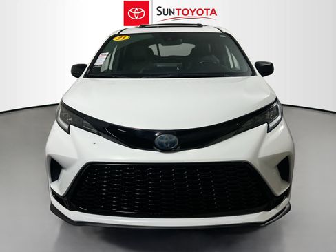 Used 2021 Toyota Sienna XSE FWD image 10