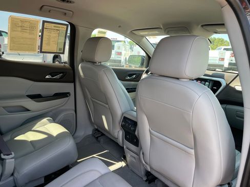 Used 2017 GMC Acadia SLT image 26