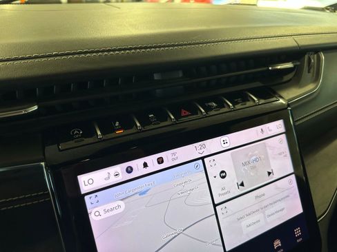 Used 2021 Jeep Grand Cherokee L Overland w/ Luxury Tech Group IV image 35