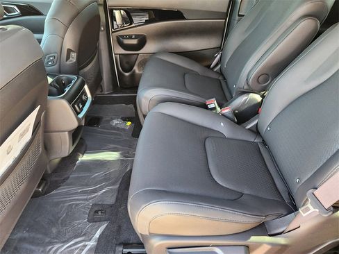New 2026 Kia Carnival SX Prestige image 21