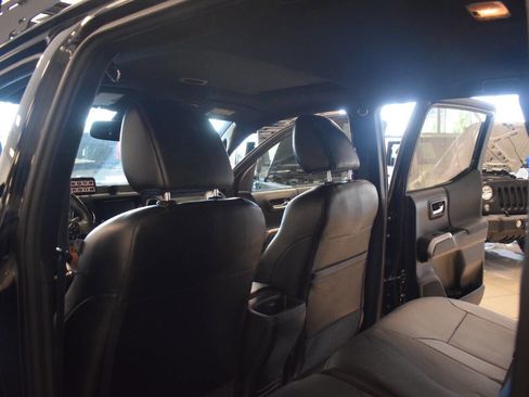 Used 2019 Toyota Tacoma TRD Pro w/ Desert Air Intake Package image 78