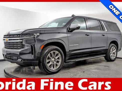 Used 2023 Chevrolet Suburban Premier image 1