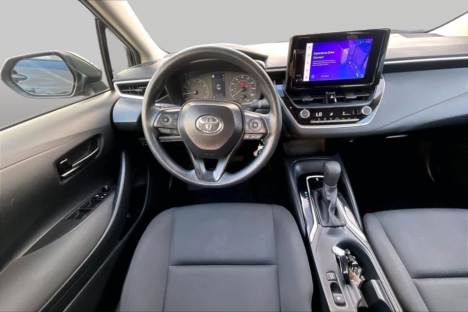 Used 2025 Toyota Corolla LE FWD image 6