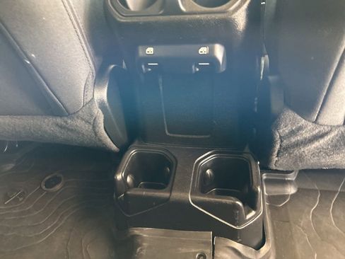 Used 2021 Jeep Wrangler Unlimited Sport image 30