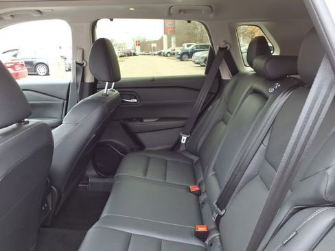 Certified 2025 Nissan Rogue SL w/ SL Premium Package image 6