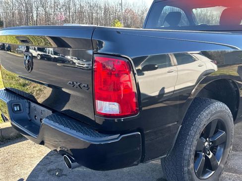Used 2017 RAM 1500 Express w/ Black Ram 1500 Express Group image 7