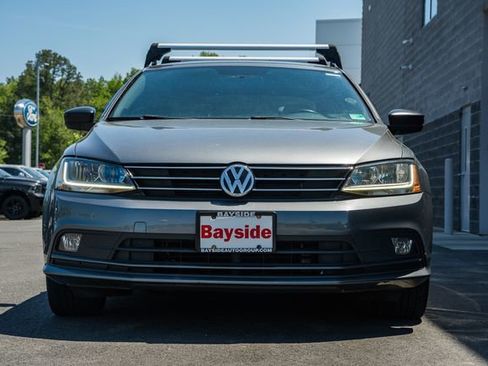 Used 2017 Volkswagen Jetta Sport FWD image 3