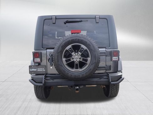 Used 2018 Jeep Wrangler Sport AWD/4WD image 6