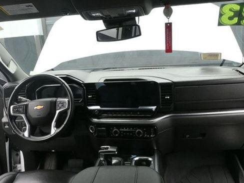 Used 2023 Chevrolet Silverado 1500 LTZ AWD/4WD image 18