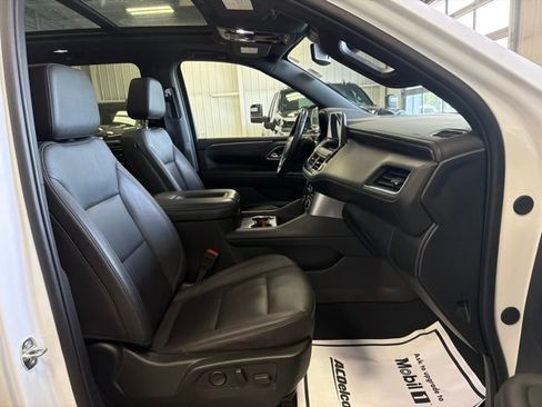 Used 2024 Chevrolet Suburban LT w/ LT Signature Plus Package AWD/4WD image 27