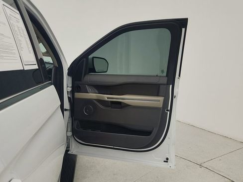 Used 2020 Ford Expedition Max XLT image 25