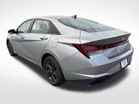 Used 2022 Hyundai Elantra SEL w/ Convenience Package image 6