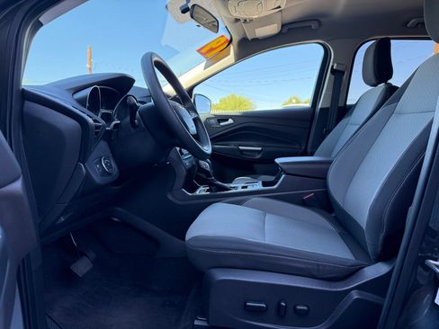 Used 2019 Ford Escape SE FWD image 9