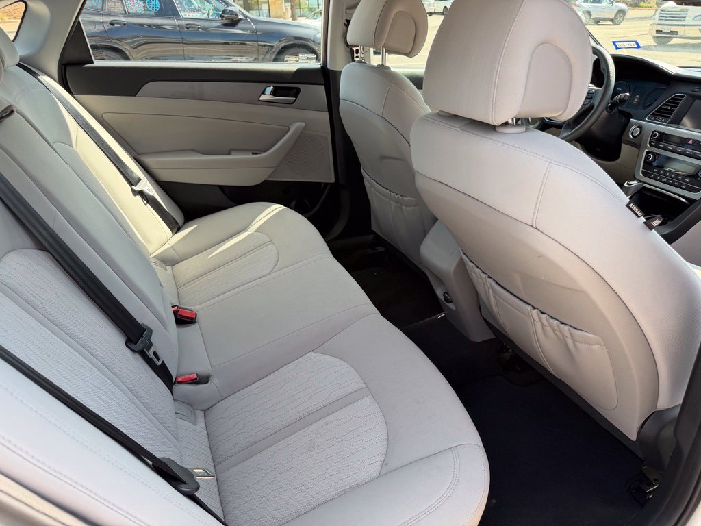 Used 2017 Hyundai Sonata SE FWD image 5