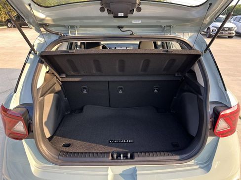New 2025 Hyundai Venue Limited image 29