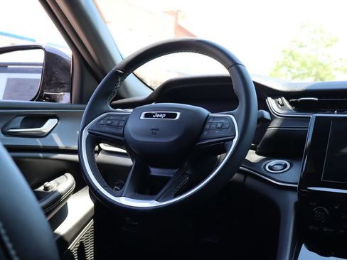 Used 2024 Jeep Grand Cherokee Altitude AWD/4WD image 42