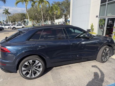 Used 2025 Audi Q8 Prestige w/ Prestige Package image 6