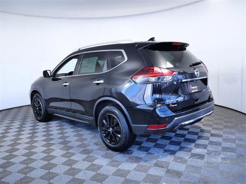 Used 2019 Nissan Rogue SV image 6