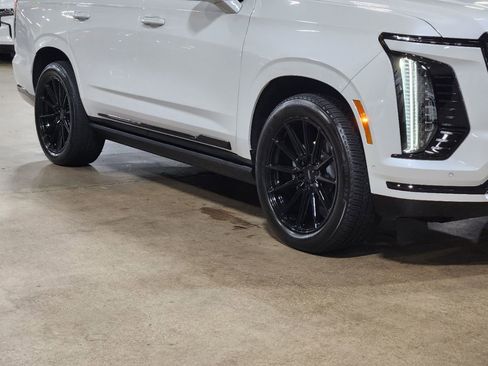 Used 2025 Cadillac Escalade Sport Platinum AWD/4WD image 16