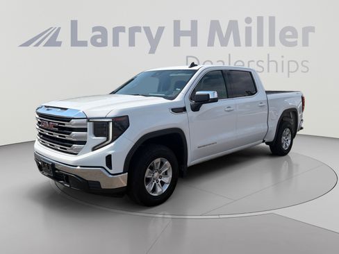 Used 2024 GMC Sierra 1500 SLE AWD/4WD image 1