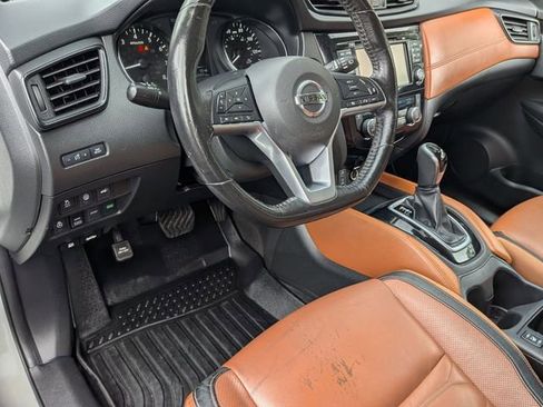 Used 2017 Nissan Rogue SL w/ SL Premium Package image 17